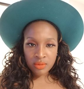 Meet the Posher, Kristal